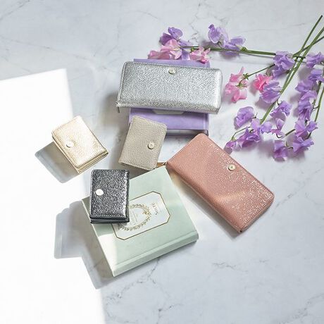 [^:MER-90870W]^bNJ[ڂЂI炫P؂₩͂̃~jzłBɃ|Cg̃u[`tVvŏiȎdオȂ̂łꂢ߂JWA܂ŗlXȃX^COɓ݂܂Q̎[͂Ă̂ŃMtgɂ΂܂Isit̂ЂTCỸRpNgȎO܂zB炵_炩Ȉۂ^J[WJA傫JK͊J߂₷ȀoyXB8|PbgJ[h|Pbg@\ʂob`łInMERCURYDUOIWỉԕpĂA`bƌԕDxII\C̑fނgnhobOpӂ܂IMER-91070B@yMERCURYDUO/}[L[fIz^bNNbN^ tbvnhobO@Zbgō킹ĂJCCłICɓo^EiCɓo^iCɓo^ĂƂōēגʒmAXg1_̒ʒmAZ[ʒm󂯎肢܂BCɓo^邾Ȃ̂ŁACɂȂi͐񂨋Cɓo^肢܂ EVbv̂Cɓo^VbvCɓo^ĂƂŐViēׂȂǁAȏ󂯎肢܂BMERCURYDUO`BRAND CONCEPT`RɃX^CςЂƂ̎ɂƂȂȂ₩Őĉ鏗gɂ鏗̃tF~jȕoVX^C̒ɂsIȏ炵uNEWURBAN FEMININEv