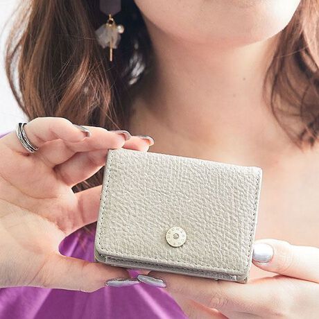 [^:MER-90870W]^bNJ[ڂЂI炫P؂₩͂̃~jzłBɃ|Cg̃u[`tVvŏiȎdオȂ̂łꂢ߂JWA܂ŗlXȃX^COɓ݂܂Q̎[͂Ă̂ŃMtgɂ΂܂Isit̂ЂTCỸRpNgȎO܂zB炵_炩Ȉۂ^J[WJA傫JK͊J߂₷ȀoyXB8|PbgJ[h|Pbg@\ʂob`łInMERCURYDUOIWỉԕpĂA`bƌԕDxII\C̑fނgnhobOpӂ܂IMER-91070B@yMERCURYDUO/}[L[fIz^bNNbN^ tbvnhobO@Zbgō킹ĂJCCłICɓo^EiCɓo^iCɓo^ĂƂōēגʒmAXg1_̒ʒmAZ[ʒm󂯎肢܂BCɓo^邾Ȃ̂ŁACɂȂi͐񂨋Cɓo^肢܂ EVbv̂Cɓo^VbvCɓo^ĂƂŐViēׂȂǁAȏ󂯎肢܂BMERCURYDUO`BRAND CONCEPT`RɃX^CςЂƂ̎ɂƂȂȂ₩Őĉ鏗gɂ鏗̃tF~jȕoVX^C̒ɂsIȏ炵uNEWURBAN FEMININEv