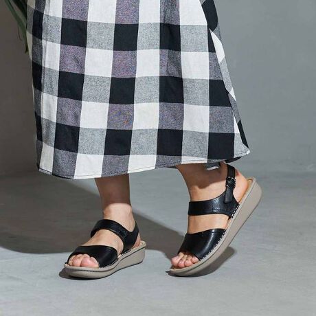 [^:IGSQ44193E]TXeBiuyz^zU[V[YBX|[eBȕ͋C܂fUČT_B2.5̃Xg[ŁAɂX^CAbvʂ҂ł܂Bb̃xgz[hȂAE₷dlB▭ȃJ[RrŁAR[fBl[g̕L܂BWEB菤iƂȂ܂Bing̗Sn̔閧̗ǂVRU[_炩ɓށA{vfނgpiꕔiԂ܂jBiȉAނقǂɖ킢Ă̂{v̖͂łBA[`T|[gIWiC\[ӂӂƏ_炩łȂAKxȒe͂葫̃A[`T|[gB׏d̃oXۂAւ̕Sa炰܂BgbheCXg̒V[YghɍEꂸA؂ɒȂx[VbNȃfUCBfނq[AVGbgɂV[ÝAJWAłȂLC߃X^Cɂ}b`܂BLWGF؃U[ƂLWGiLeather Working Groupj́A2005NɐݗꂽCMX_ƂیćBE̗LuhĂ܂BU[̐YHɂāAgp܂̈S␅Ȃǂ̊΍RAiȍۊɏvƎ҂ɂ̂LWGF؂^܂BLWGF؃U[gp(z^Cv̊v)3EingCOfށFBLAIVCASVCE{viLWGF؃U[XeAjq[4^Xg[2.5^CY3Ey24tĐVz