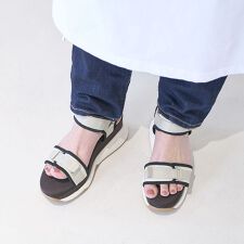 イング（シューズ）(ing)の厚底スポーツサンダル