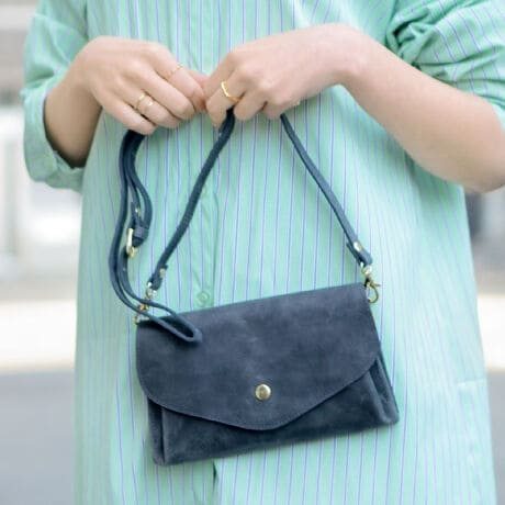 [^:HAW013][ǂȂ킪܂܂ĂA{vz|VFbg]V[ŎgIuǂɂłvAčsBV[01. ItBX̃ItBX̃`ɂ̓XgbvOĐgyɊOoBnJ`⃊bvȂǊȒPȉϓꏏɎ[ăX}[gɁBV[02. f[gԂȃobÔ悤ȃTCY̓f[gX^Cɂsb^Bȏꏊłiȕ͋CɁBNb`^Cvɂ΃p[eB[V[ɂ􂵂܂BV[03. spX|[gX}zACOł̂ȂǓɑ厖Ȃ͎̂茳ɁBʂ̂zł͓肫ȂMdiЂƂ܂Ƃ߂ɁBV[04. AEghA肪ǂȂV_[Xgbv^Cv̓ANeBuȊOołOKBqĐ̃}}obOƂĂ͐lCBJWAȖł{vobOōƂy݂܂񂩁H傫߃^Cv̒ẑ悤ȎgSnœ͏[[́B̃J[h|PbgADAKȂǂƂŃX}z[\ȃTCYłB