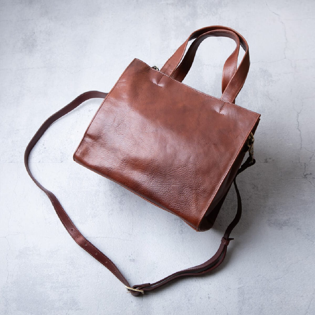 ショルダーバッグ レディース 本革 大容量 2Way シンプル きれいめ イタリアンレザー