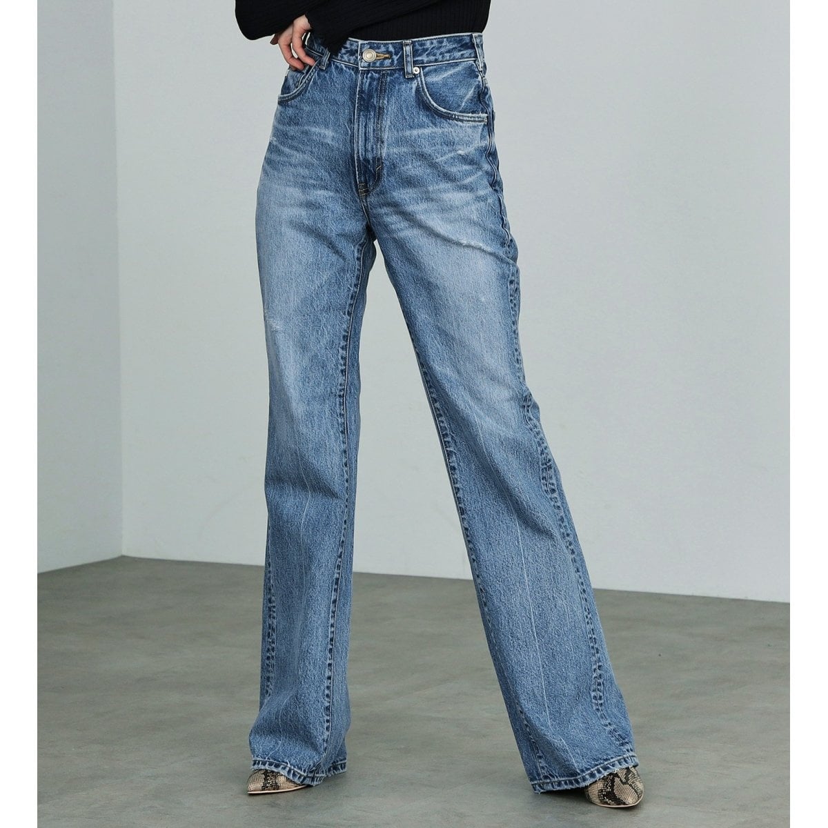 GISELe 10・11合併号掲載】atelier SOMETHING スーパーハイライズ