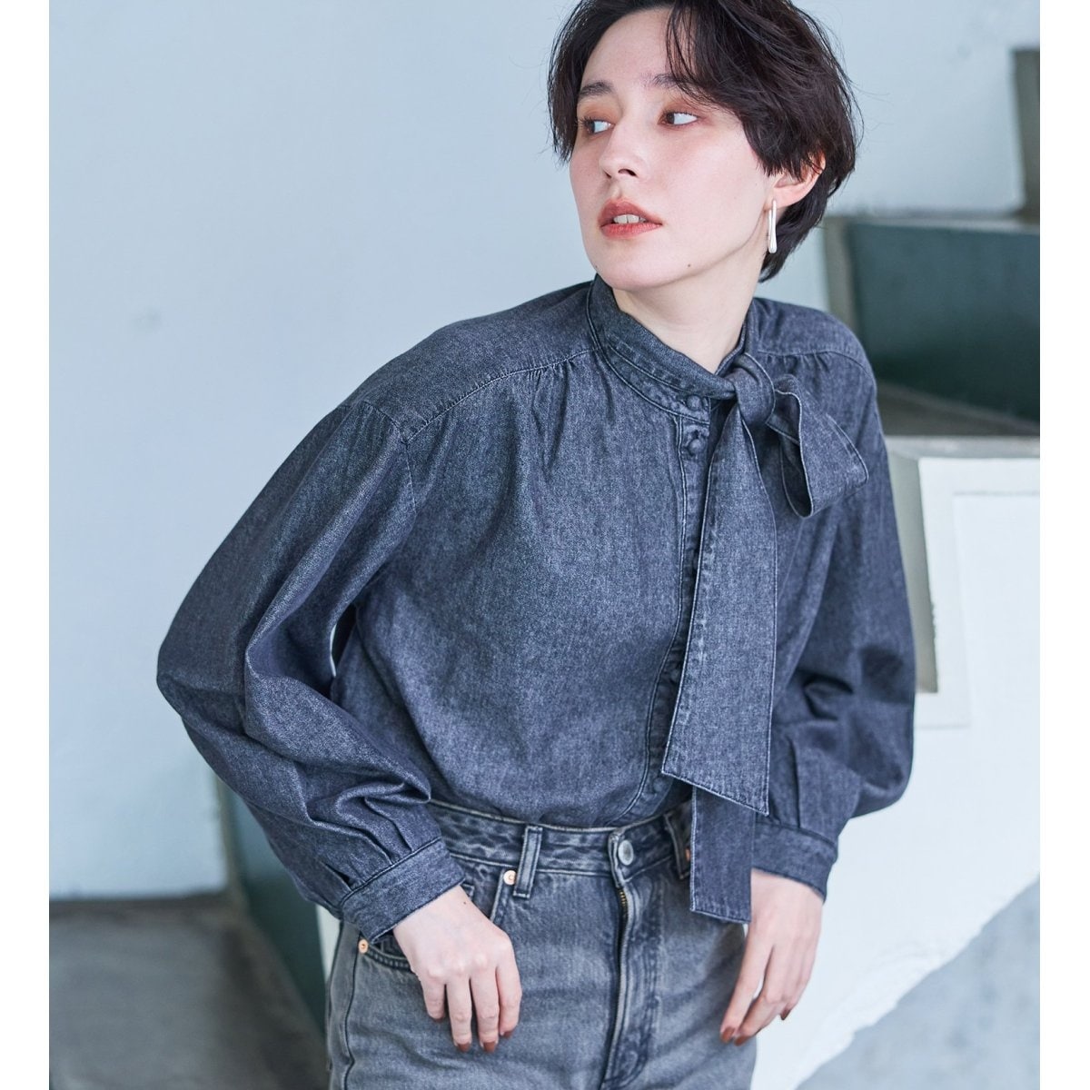 【中林美和さん着用】SOMETHING スモッキングデニムブラウス 中林美和さん着用】SOMETHING スモッキングデニムブラウス