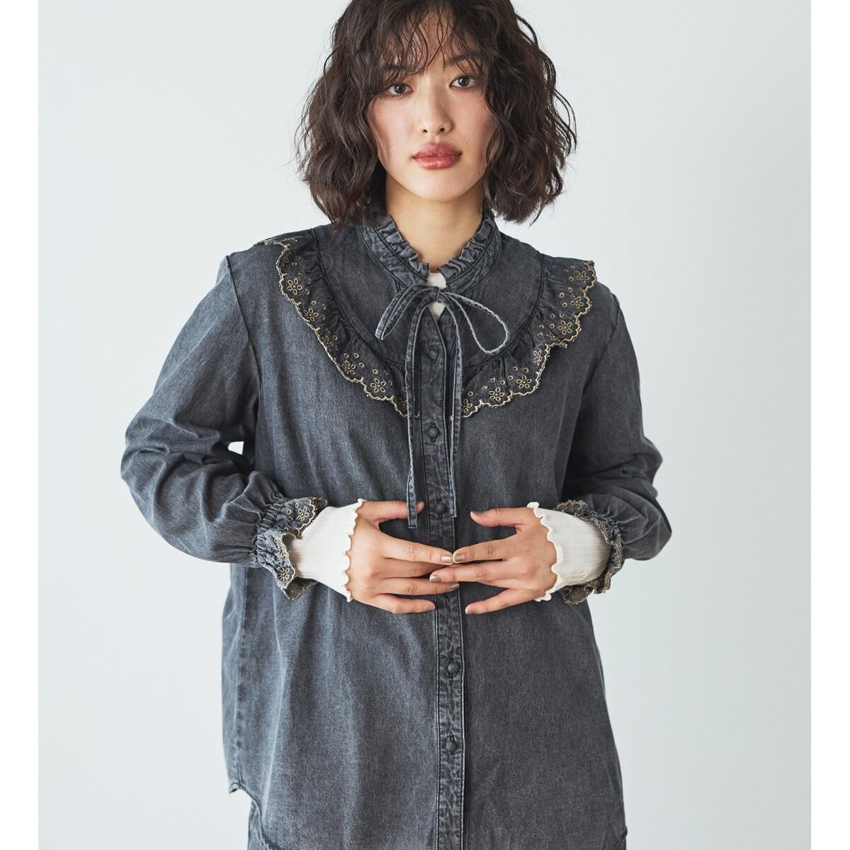 サムシング（SOMETHING）/SOMETHING フリルカラーデニムブラウス SOMETHINGフリルカラーデニムブラウス | サムシング(SOMETHING