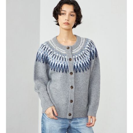 [^ԁFST5313-0003]Fabricgď㎿ȃE[̎𒚔Jɕ҂ݏグÂ݂jbgnBۉȂA_炩ȎSn悭A~炵݂o܂B悢݂ƒe͂A^ꂵɂ̂͂łBDesign / Silhouettet[TCYȂA傫Ȃ▭ȃTCWOŁAǂȑ̌^̕ɂoXǂtBbgAƒȂfUCłB݌Ɏ{ꂽmfBbŃAN₩ȃJ[O~̃R[fBl[gɉ؂Y܂BقƂ炵ۂA炵͂ƈĂꖇłBCoordinateꖇŎɂȂfUCȂ̂ŁAVvȃ{gXƂ̑͂񔲌QBfj`mpcƍ킹ăJWA_EAOXJ[g⃏s[X̏ォHD΁AtF~jŋGߊӂX^CɁB^[glbNȂǂ̃Ci[ƃC[h邱ƂŁAɒgAlȒȂy݂܂B