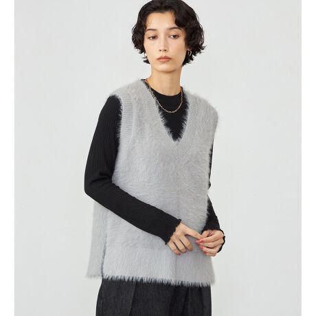 [^ԁFST5333-0002]FabricӂƂ߂̖ё́AtFU[̂悤Ȍy₩ȃjbgnłBG͔ɂȂ߂炩ŁA`N`NɂAxȂقǂ̔Q̒SnBjH{ƂŁA]̃VM[fނɌyAKȒSnɃo[WAbv܂BDesign / Silhouetteĝ݂ӂƂVM[fނAH~V[Yɂ҂VlbNjbgxXgB[JVlbNĆAC[hX^CoAƌĂ܂BƐɂ̓u҂݂{AŜɃn邱ƂŁAcꂹiȈۂɁBɁAgɂănM邱ƂŁAobNX^CƌHvÂ炳Ă܂B