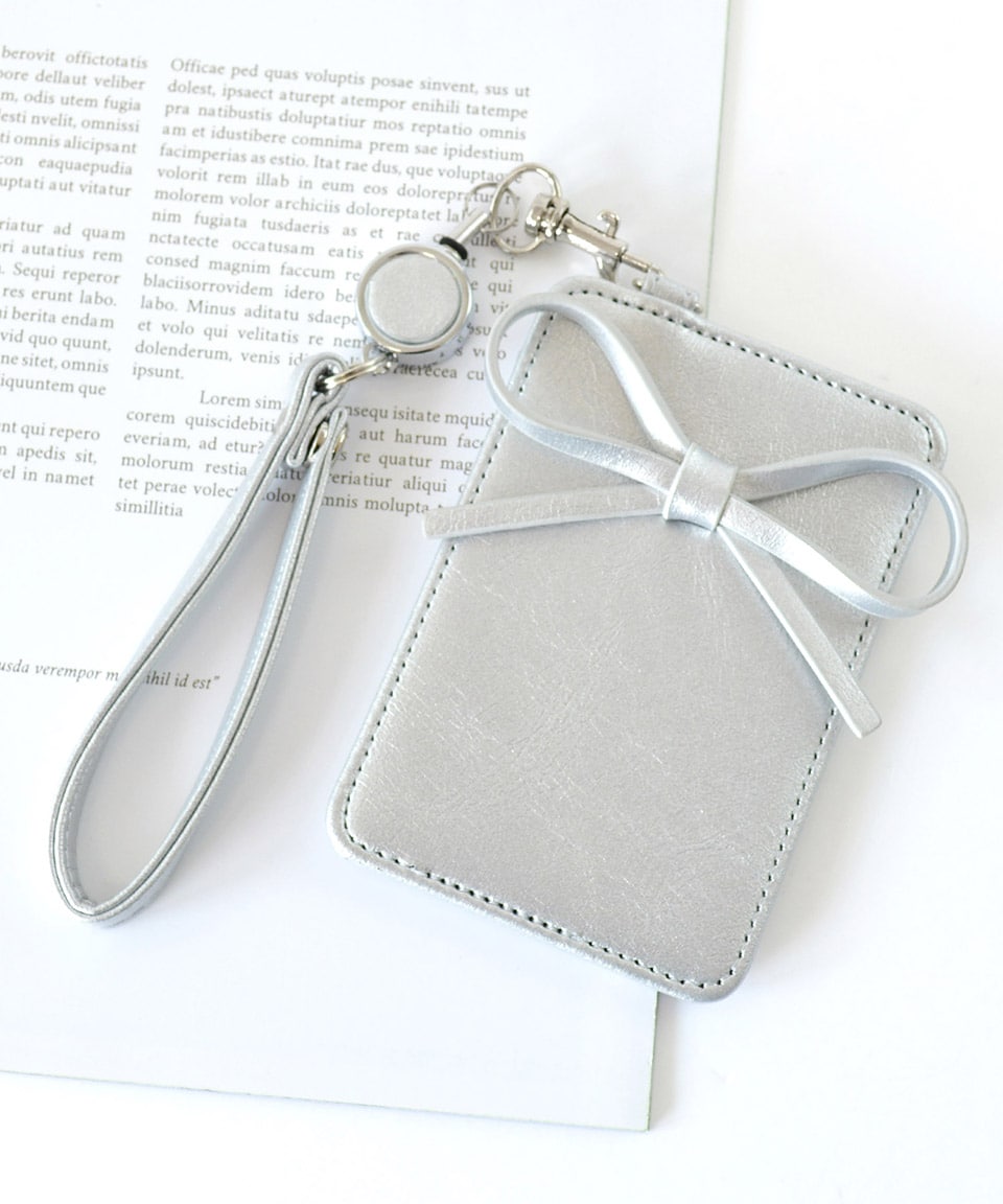 リール付 パスケース 定期入れ ドット イライザ | アルトローズ