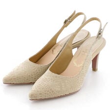 レース柄エナメルバックベルトパンプス