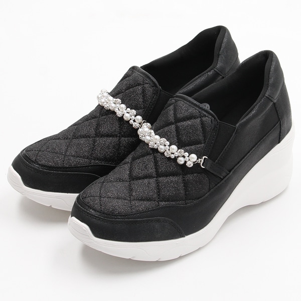 箱付き✨CHANEL キルティングスリッポン Stepping into style with Chanel 25P! 🥿 These shoes are not