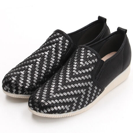 [^:3518]yF.Rayz`GtC`wSƂ߂pvXxrꂢɖĂĆAܐ悪ׂq[ėǗȂBႢ̂ȂȁEEEBȐɂłAMetal Roug̎ouhF.RayBl킢V[YRZvgɃfUC܂B{l̑ɍ،^ŗSnɂAtbgV[Yq[pvX܂ŖLxȃCibv葵Ă܂BLNŵqlɎxĂy{zV[YłBIItpŊ􂵂Ă閜\ACeBVvȃfjƍ킹lJWAȃR[fBl[g߁B@Ȑ̂炩ŗ͂̋z͂悭AɂȂɂɂ芴̂EFbW\[Ȃ̂ŒԗĂɂ̂ŁAʋΒʊwɂIXXłBEAbp[ɂ͍vgpĂA悭ɓ݂₷ȂĂ܂BX[Xfނ͏_炩ȕzŊ@AXG[hfނ̓ubVO̊ȒPȂłꂢɕۂĂ̂͂łBi͎₷̂ŁA戵E|ɂӂBfނ̓ÃLYVA܂͐Fꍇ܂BJȂǂŔGꂽꍇAFڂAꂪ₷Ȃꍇ܂̂ŏ\ӂB