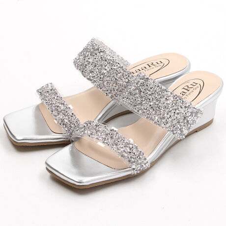 [^:82]ymaaRuz}[w炵IIx̎ɍt@bVAP鏗̉łfC[gh܂ŗlXȃV[Y𒆐SɓWJĂ܂BĂ̓ɂ炫甽˂Ai`k[fBȃ~[B̂郋bNXɂւ炸2ohɂ҂tBbgāA₷łB悢̃EFbW\[̗pARȔrƈ芴܂Bאg̃XbLƂVGbgŏdȂ炸ɁAăX^CɃ}b`fjłAtAXJ[gEs[Xƍ킹ƔbOC͂B̃R[fɎΑ{R[fɑςBEAbp[ɂ͍vgpĂA悭ɓ݂₷ȂĂ܂B@X[Xfނ͏_炩ȕzŊ@AXG[hfނ̓ubVO̊ȒPȂłꂢɕۂĂ̂͂łBfނ̓ÃLYVA܂͐Fꍇ܂B@JȂǂŔGꂽꍇAFڂ肷ꍇ܂̂łӂB