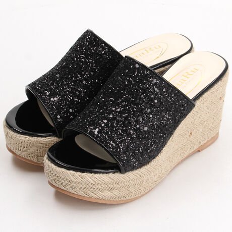 [^:5106]ymaaRuz}[w炵IIx̎ɍt@bVAP鏗̉łfC[gh܂ŗlXȃV[Y𒆐SɓWJĂ܂BGߊ̂镗̃W[gfނgpEFbW\[T_B̂ŁAŃX^CAbv҂ł܂B炵т₩ȃAbp[|CgBאg̃XbLƂVGbgŏdȂ炸ɁAăX^CɃ}b`fjłAtAXJ[gEs[Xƍ킹ƔbOC͂BEAbp[ɂ͍vgpĂA悭ɓ݂₷ȂĂ܂B@X[Xfނ͏_炩ȕzŊ@AXG[hfނ̓ubVO̊ȒPȂłꂢɕۂĂ̂͂łBfނ̓ÃLYVA܂͐Fꍇ܂B@JȂǂŔGꂽꍇAFڂ肷ꍇ܂̂łӂB