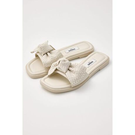 [^ԁF350IS137-7730]BIG{ڂtbgT_Btɗ̂ɂ炵ȂȂA҂ݍ݂ꂽCg`[g{L[gBXbpołƗĂ܂B