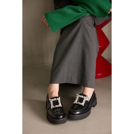 [^ԁF350IA148-8190]STACCATO炵[hS[WXZꂽA؂₩ȃ[t@[Җ]̍Ĕ̔Be͂̂{[Ȃǂ^N\[~IWiBIGrW[obNaVGKXȃIWieB郍[t@[łBobN̈|Xg[ւ̏ՌɂӂB