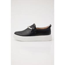 スタッカート(STACCATO)のピアチェーンライトスリッポン