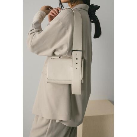 [^ԁF500ISS55-1841]RpNgȃTCWOƑOɂȂnh[hȃACeBVvX^COɃnhfUCfobOłB