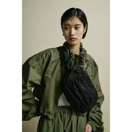 [^ԁF500ISS55-1911]yACTIVE WEAR CollectionzfC[gɂ͂AAEghAV[ł̒pz肵ăfUCꂽANeBuEFAV[YB₷l@\VGbgAfBe[ɂAt@bViuɎ₷~j}ɗƂ񂾃V[YłB}bgTeɃMU[fUCf{fBobOBnh͒\ŃEGXg|[`̗pɂp܂BL߂̒}`݌vŎ[͂QłBt@Xi[̃AEg|PbgA|PbgtB