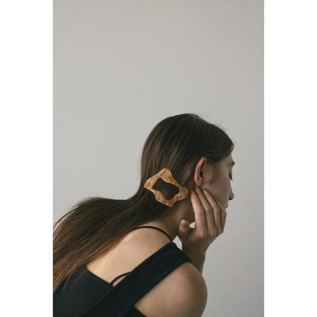 [^ԁF500ISA56-5361]_ɃEF[u}[uob^B݊̂tHł̃wAAWȂꂽ͋Cɓ܂B