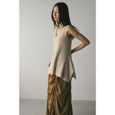 スタイルミキサー(STYLEMIXER)のヘムアシンメトリーニットトップ
