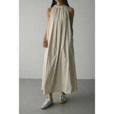 撥水ネックギャザーワンピース