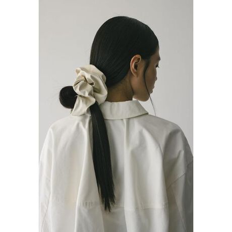 [^ԁF500IAA56-4361]tFCNU[fނ̃VVByɃwAAWy߂ACełB