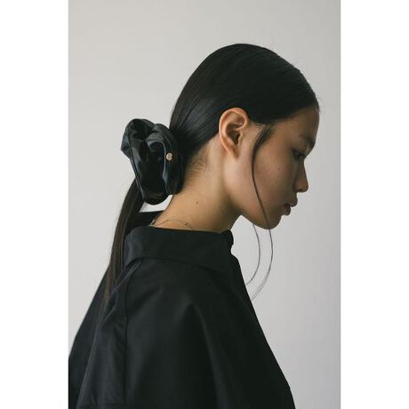 [^ԁF500IAA56-4361]tFCNU[fނ̃VVByɃwAAWy߂ACełB