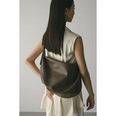 [^ԁF500IAS55-4211]g₷Ǝ̃tHɂV_[obOB[hAJWAAY߁AfB[ƗlXȃX^COɓ݂܂BĝɓޑfފƃnhdlłȂꊴvXĂ܂B