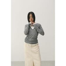 ディープVネックシアートップ