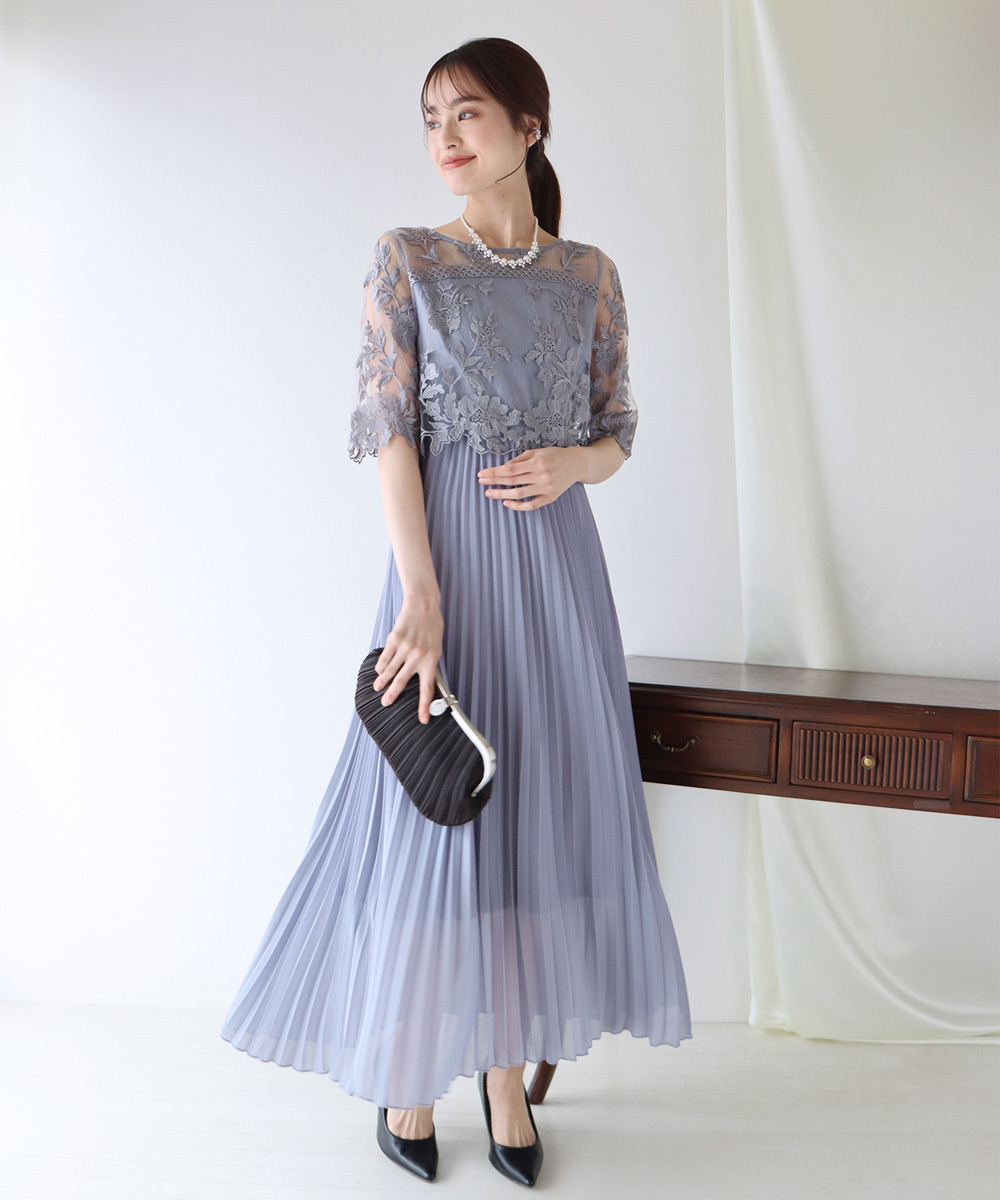 刺繍レース切り替えプリーツスカート袖付きロング丈ドレス | ブルー 