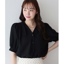 半袖パールボタンブラウス