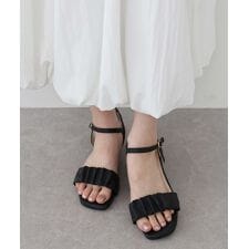 ブルーイースト(BLUEEAST)のギャザーストラップサンダル