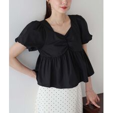 ブルーイースト(BLUEEAST)のペプラムパフスリーブブラウス