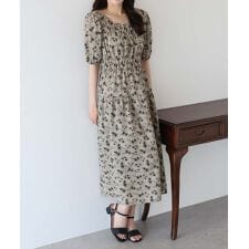 パフ袖プリントワンピース