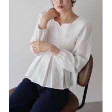 ハートネックプリーツブラウス