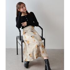 ブルーイースト(BLUEEAST)の花柄サテンマーメイドスカート