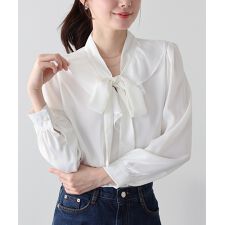 フリルブラウス