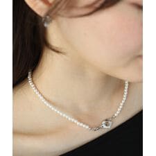 フラワーモチーフパールネックレス