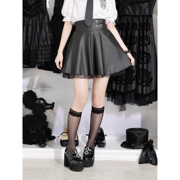 フェイクレザーフレアスカート | ノエミー(NOEMIE) | マルイウェブチャネル