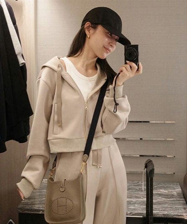 新品［即発送］クロップドフーディー単品♡Lala♡ 新品［即発送
