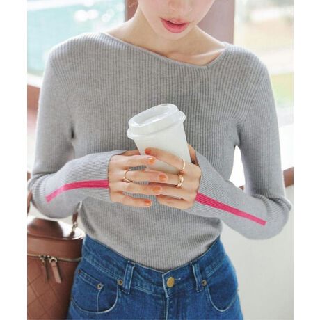 VvȂꂽfUC̃AVg[lbNC̃jbggbvXB悢J̃lbNCXbLƌA炵o܂BEh炩Ȉۂ^AтꂪׂȂVGbgŃAEgX^C׌Biȕ͋CɎdオĂ܂BfC[R[fBl[g͂AItBXJWAɂ􂷂閜\ȈꒅłByfށETCYzfނɂ́AƂGSn̗ǂjbggpĂAɗDA炭Kɒpł܂B߂̑̐ݒȂ̂łƎ茳ɂ܂点ĂpĂ̂IXXłZbgC̃fUCŔtBbgAu҂݂̏c̃CoIɂƍ׌܂B#REx^X