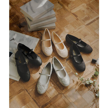 [^:I2642]NVJȑl̏iĂLeBO[WF[Bۂ݂̂tH炵tF~jȃR[fJWAX^CɂL}b`Bf͂ACA^Cc킹̃IVɂV[Y킸g܂ByfށETCYzS-LL4TCYWJBtbg\[ŕ₷ANbV̂_炩ȃtHKȗSnBTCY\ȃXgbvtœ₷tBbĝꑫłBgh̃TefނƉJ≘Ȃǂɂꂵ₷X[Xfނł̂pӂłBS:22.5-23.0/M:23.0-23.5/L:23.5-24.0/LL:24.0-24.5#REx^X