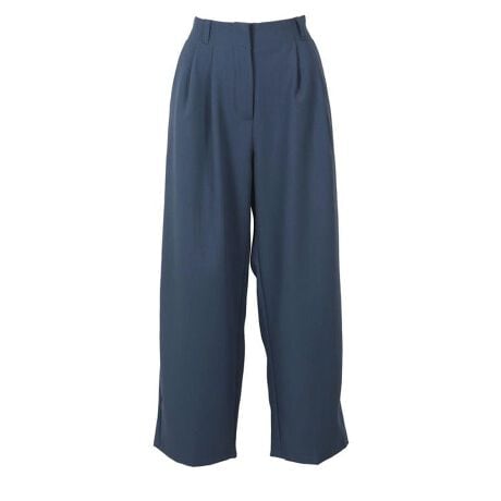 lCCtGT[ytR{zIׂ3䃊lCN^bNpcBrʂo^bNfUCŁAƂVGbgBD݂̃X^Cɍ킹ď䂪ÎׂŁAG߂V[ɍ킹ăR[fBl[gy߂܂ByfށETCYzlCNfނŁAy₩ŗȈۂɎdグ܂BVɂȂɂTbƂG͓IBEGXg̓obNSdlŁAꂢNɒȂ܂Bxg[vtŁAƊ̂钅ȂfC[ItBXJWA܂ŕL􂵂܂B#REx^X