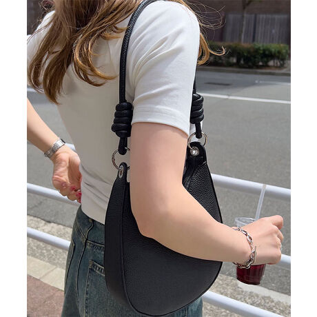 [^:B1617]R[f̃|CgɉfAiłȃfUCnhobOBƂtHƌіڕ̃nhAl̗VѐS~jobOłBO\ȃV_[XgbvtŁA莝|y߂2WAYdlBJWAR[fɂ͔Aꂢ߃X^Cɂ͍̏iYĂAЂƕiłByfށETCYzyɎĂ邿傤ǂTCYŁÃX^COɋCyɎ₷ACeBRpNgȂAoɕKvȃX}zEzERXȂǂ̕Ki܂pIȎ[́B|Pbgtŉו̐₷At@Xi[JŒgɂ̂Ƃo◷sȂǁAĝ悢TCYłB#REx^X