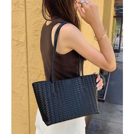 [^:B1633]҂ݍ݃fUC͂̃|[`tbVg[gobOBƂ̃XNGAtHŁAוX}[gɎ[Bt̃|[`ŏƐłAgQłBȂ₩ŏiȃbVfނgpAtďH~V[Y킸􂵂Ă閜\ACełByfށETCYzڈȏ̎[͂͂ŁAz500mlybg{gAĂ~߂|[`ȂǁAig̃ACe܂܂B|₷OnhŁAfC[͂A][g◷sV[ɂ҂Bt̃|[`́ARX⏬܂Ƃ߂Đł邿傤ǂTCYłB#REx^X