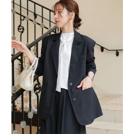 [^:X505]nTȃrbOTCYVGbg͂́AiȃI[o[TCYWPbgB[ȃe[[hfUCzƂ͋CۗAw⑲ƎȂǂ̓ʂȈiɉo܂BpcƑǂAZj[̓ItBXJWAfC[R[fɂ񂹂AACeByfށETCYzƂI[o[TCYVGbgŁA̘r肰ȂJo[bNXSnBc̃Ce[[hfUCAƊoȂ炷ƂۂɎdグ܂Bqbvɂ▭Ȓ߂̒́ArʂăX^CAbvɂ߂ŃJWAȈۂɁBԒĂɂAZj[V[łSĒpłꖇłB|Pbgtŕ֗Ȃ̂|CgB#REx^X