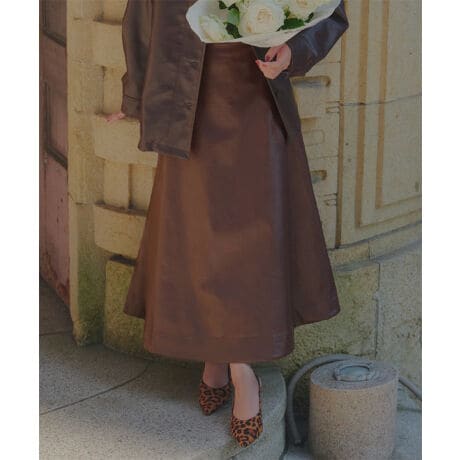 [^:M4262]iȃcڂ䂭AtFCNU[tAXJ[gB_炩ȃtAVGbg炵ĂA}bgȃtFCNU[Â悭}Ă܂BEGXg͂ƂfUCŁAgbvXClɂȂAX^CAbvʂiƉ؂₩˔Al̃[h[uɂ҂̈ꖇłByfށETCYz܂͂ƌAɌĂȂ炩ɍLtAVGbgAr̃CEɂ̌^Jo[ɂnCEGXgfUCŎRƋr𒷂Ă܂Bƒ̂䊴ŁA܂ŏiȈۂɎdオ̂|CgBꂢ߂JWA܂ŕL񂹂AACełB#REx^X