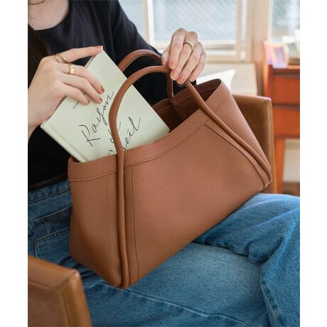 [^:B1649]VbNȏi͂̃|[`tg[gobOB{ȉVGbgghCNȕ\ɎdāAR[fI΂ȂVvȃfUĆBA΂߂AnYt[ŎĂV_[xgtłyfށETCYzLYڗɂ\ʊ̂\tgȍfށBXNGAtHŏoꂵ₷וՂ[łTCÝB|[`傫߂Ȃ̂Ŏ[Ad؂ɂ𗧂ZbgACeł#REx^X