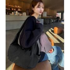 [ yuri.さんコラボ ]ナイロンショルダーバッグ A4収納可能 [B1626]