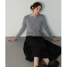 ジェーバイブルー(J by blue)のゴールドボタンケーブルクルーカーディガン